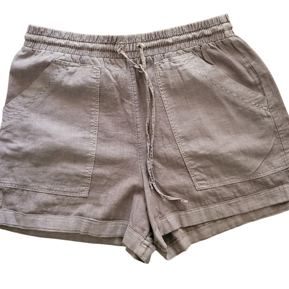 Universal Thread Women’s Shorts Beige‎ High Rise Fabric Size M